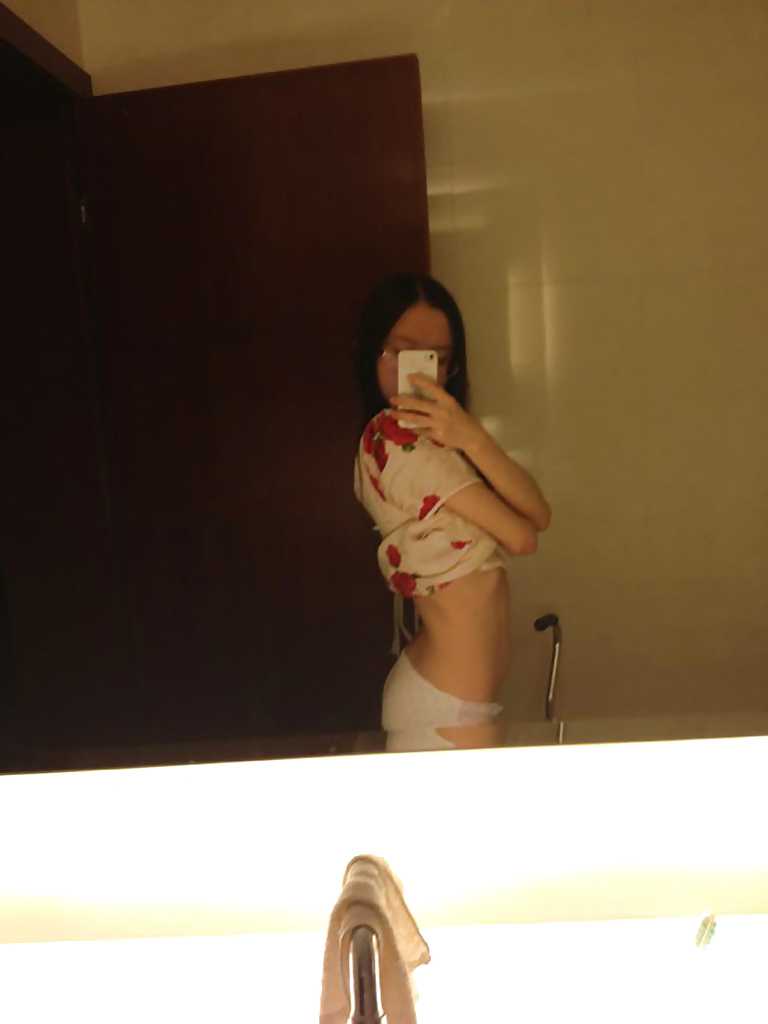 Chinese girl exposed