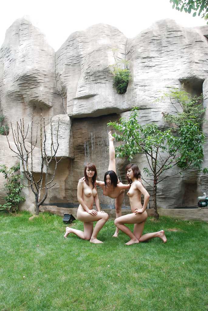 3 Naked Chinese Babes!