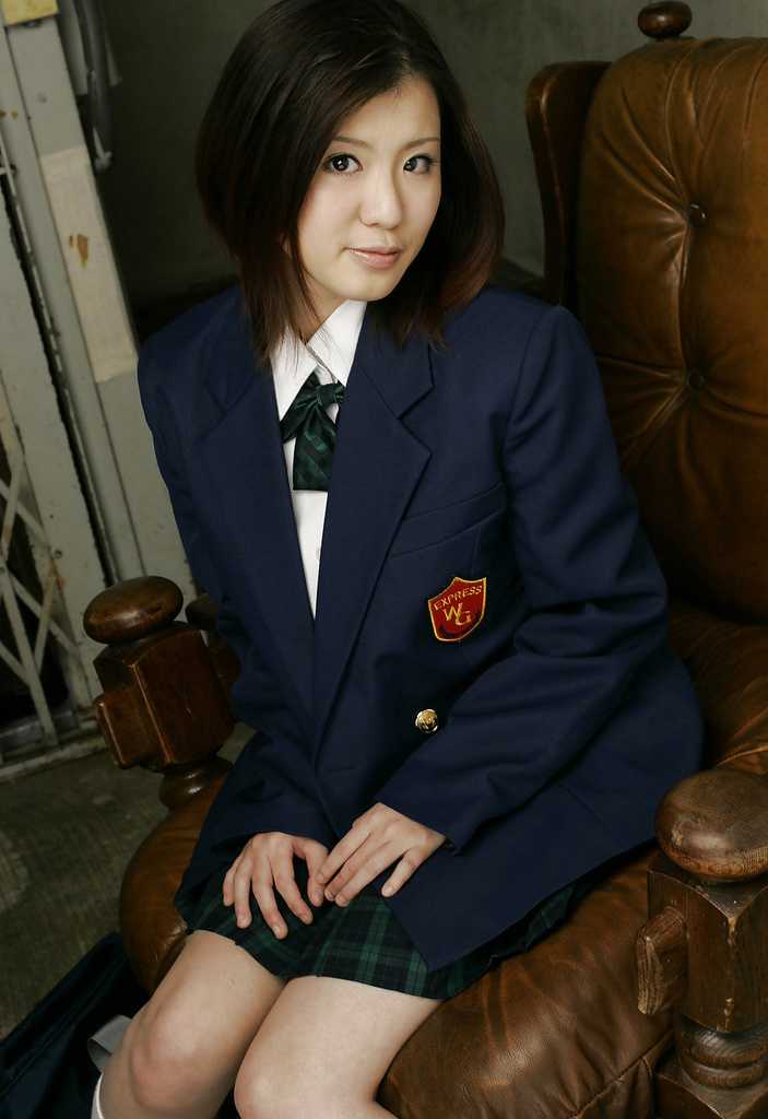 Japanese School Girl Cosplay Hitomi 1