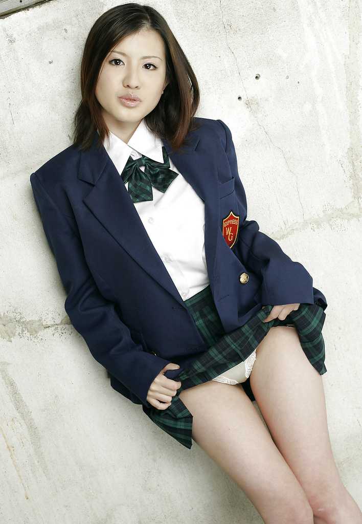 Japanese School Girl Cosplay Hitomi 1