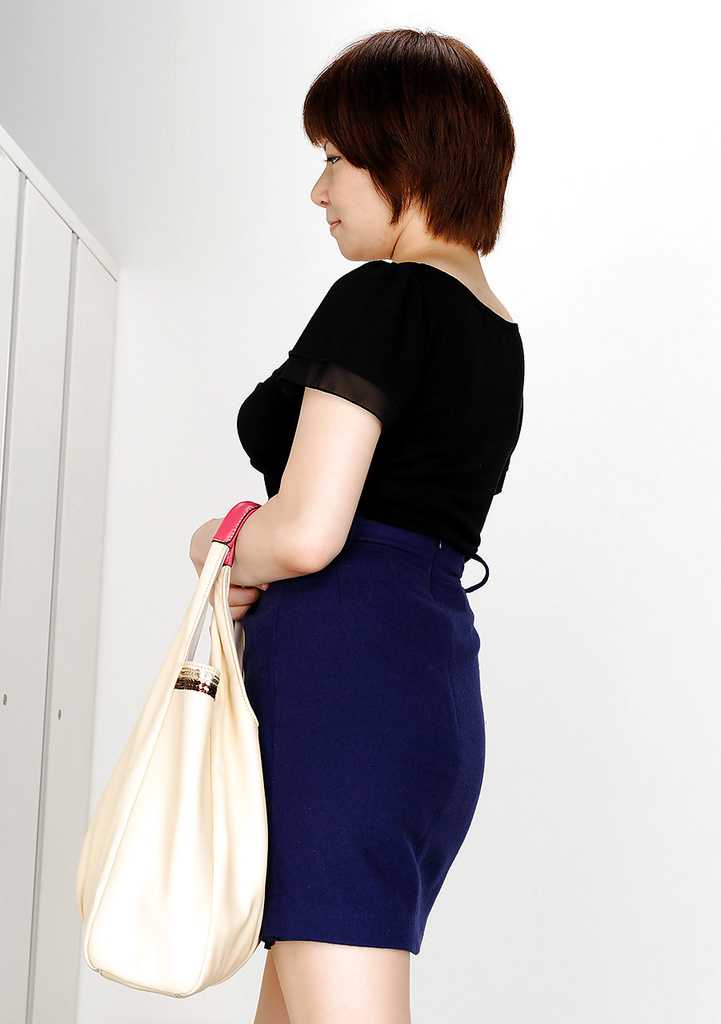 Shoko Hatta - Sexy Japanese MILF - Pantyhose