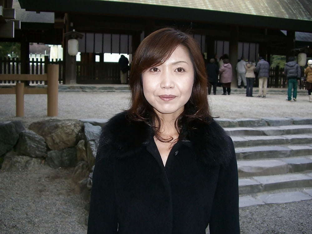 Beautiful Japanese wife Misaki wet loose pussy