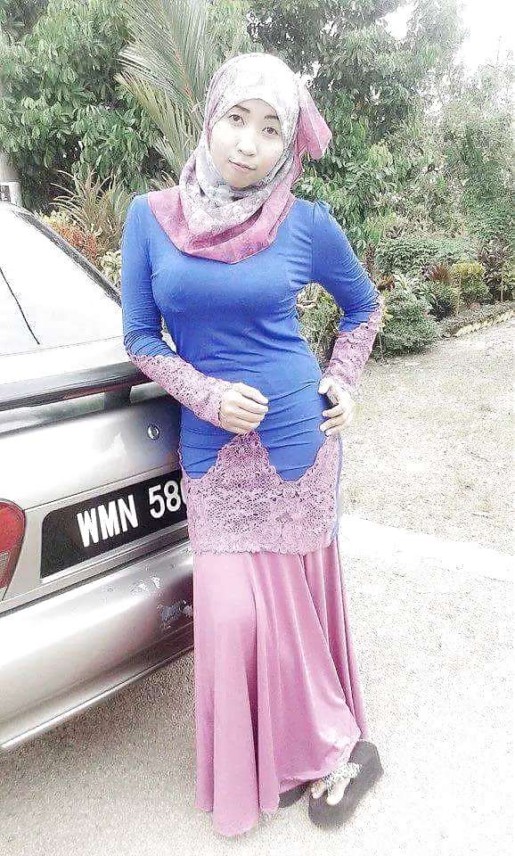 Gadis Melayu Bertudung