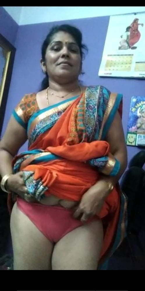 Desi NRI Bhabhi juicy pussy & Indian Aunty panty boob shows